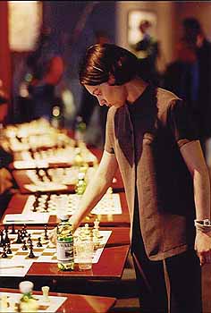 Alexandra Kosteniuk gives a simul